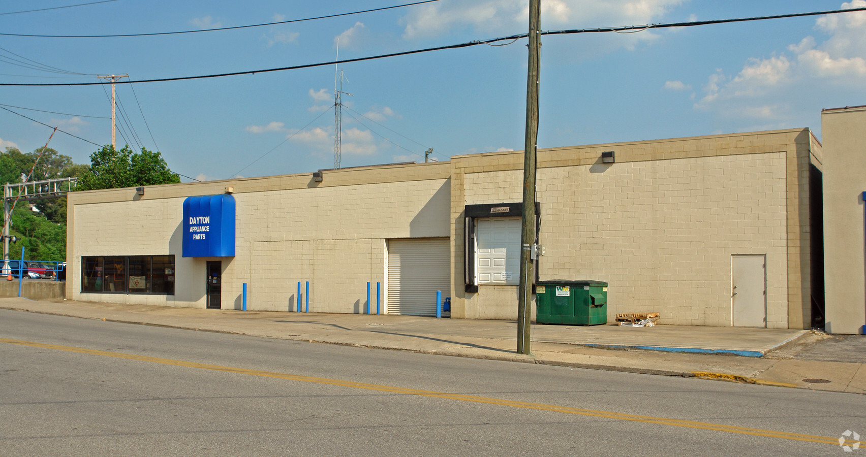 630 Maryland Ave 15,393 SF 58% Leased Industrial BuildingCharleston, WV 25302 $495,000