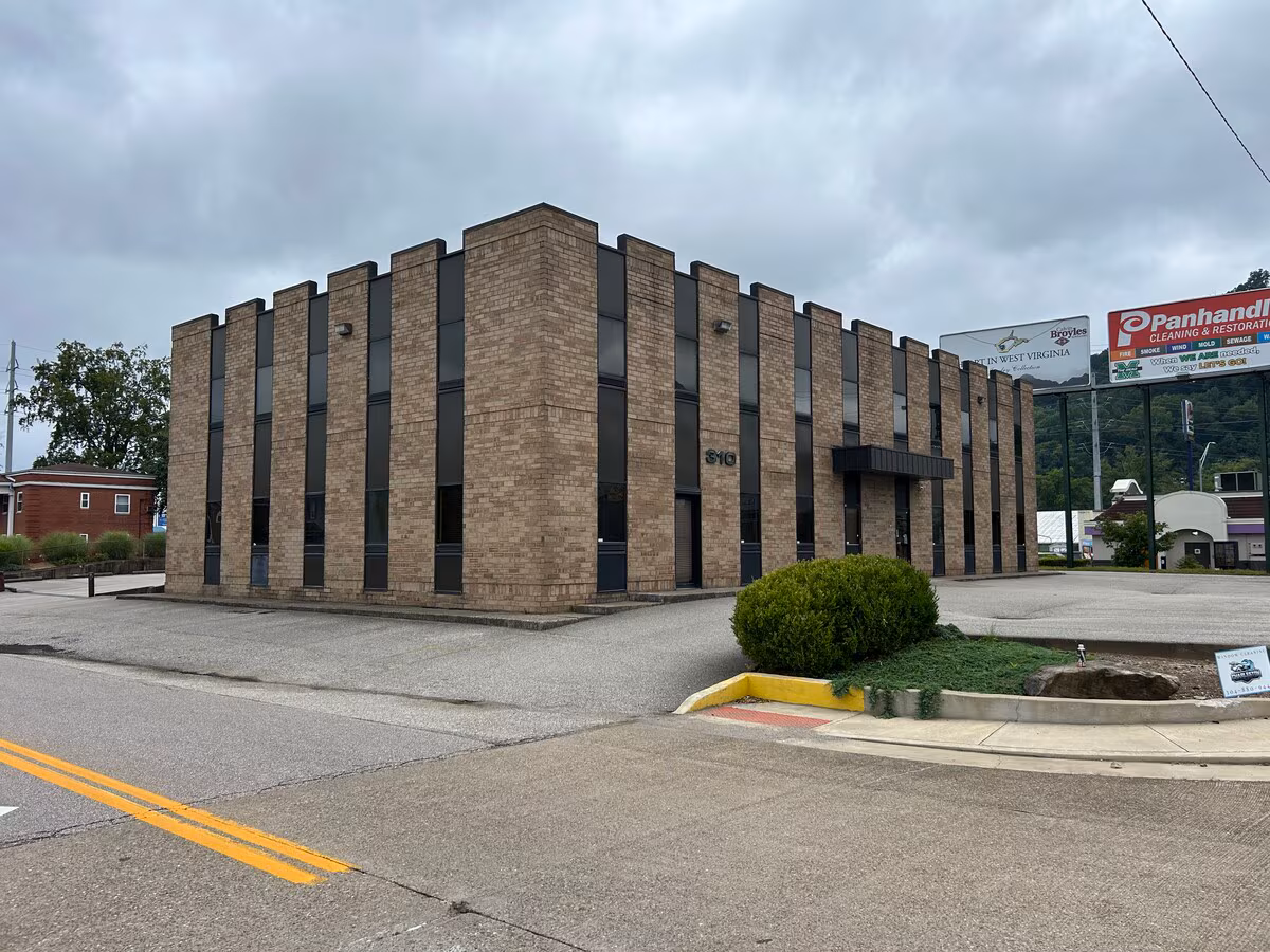 310-35th-St-SE-Charleston-WV-Building-Photo-1-HighDefinition